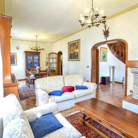 3 Bedroom Pet Friendly In *