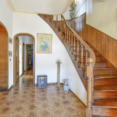 3 Bedroom Pet Friendly In Viareggio