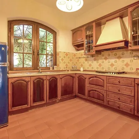 Holiday home 3 Bedroom Pet Friendly In Viareggio