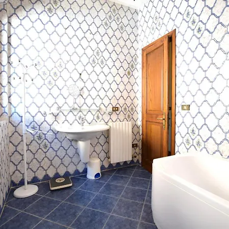 Angelino Semesterbostad Viareggio